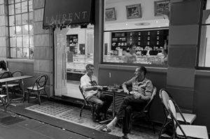 Cafe Society in the Lanes of  Melbourne